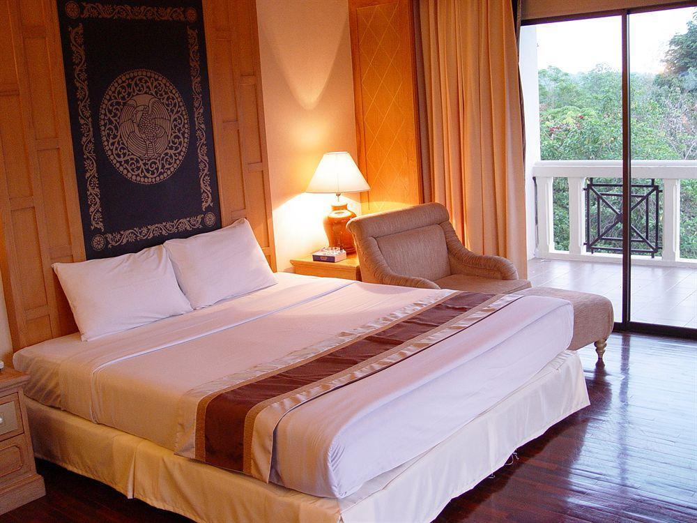 Pavilion Rim Kwai Resort Kanchanaburi Dış mekan fotoğraf